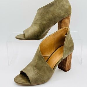 Catherine Malandrino Vegan Leather Heels with Chunky Wooden Heel